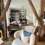 Grand Appartement Familial Parisien, Avec Balcon Et Parking