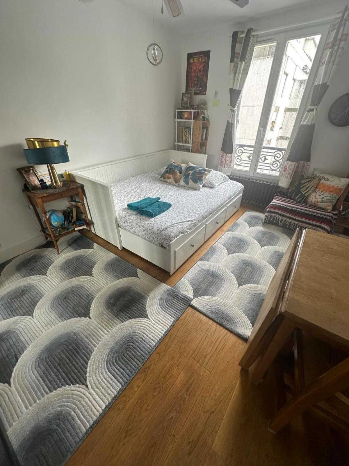 Appartement Grand Familial Parisien, Avec Balcon Et Parking