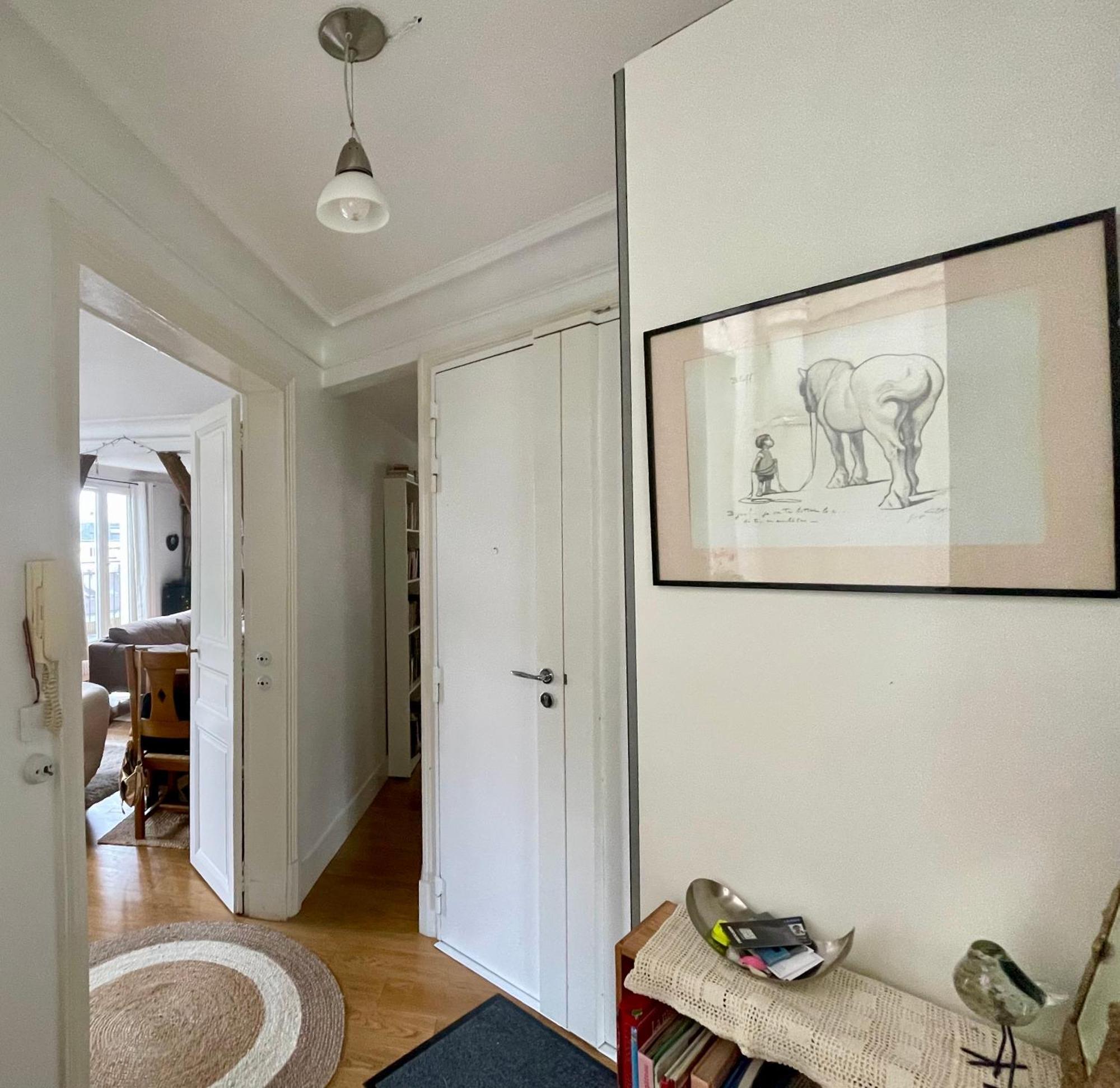 Grand Familial Parisien, Avec Balcon Et Parking