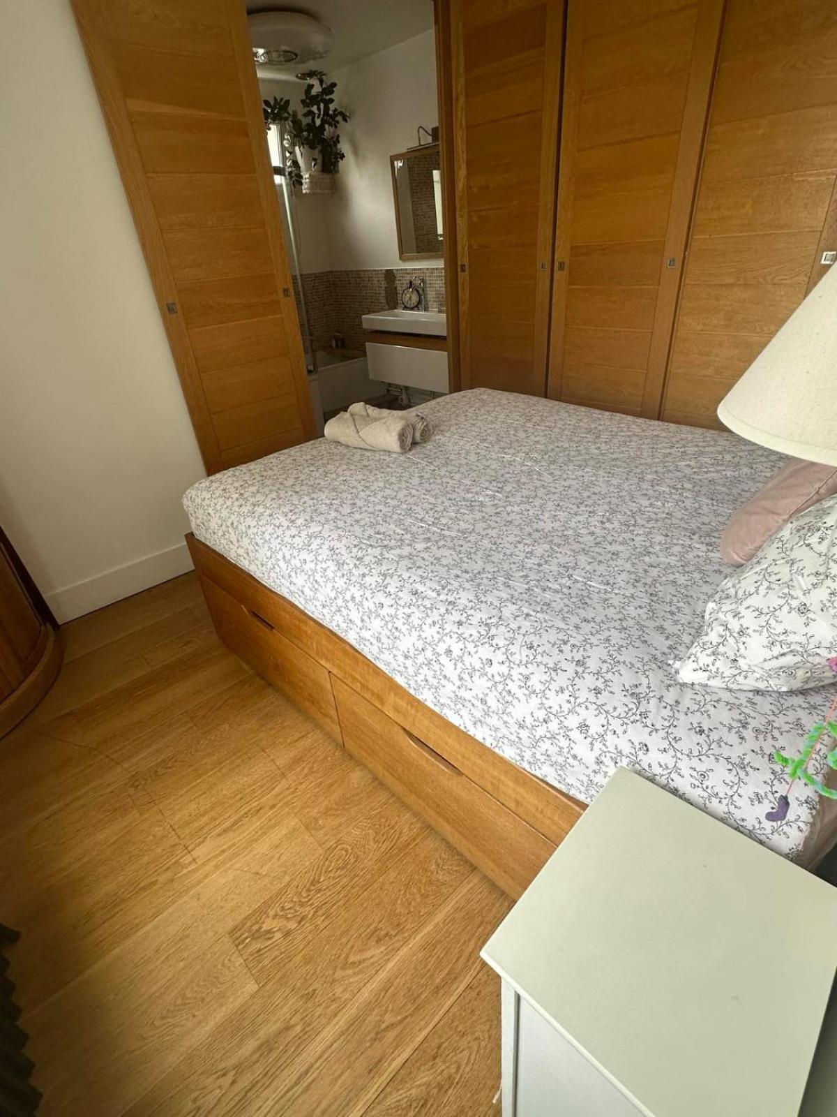 Appartement Grand Familial Parisien, Avec Balcon Et Parking